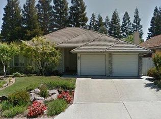 10120 N Heather Dr, Fresno, CA 93720
