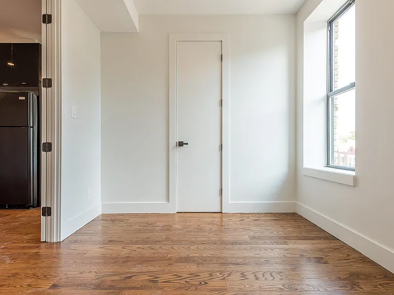 663 Hancock St #9 — Photo 12