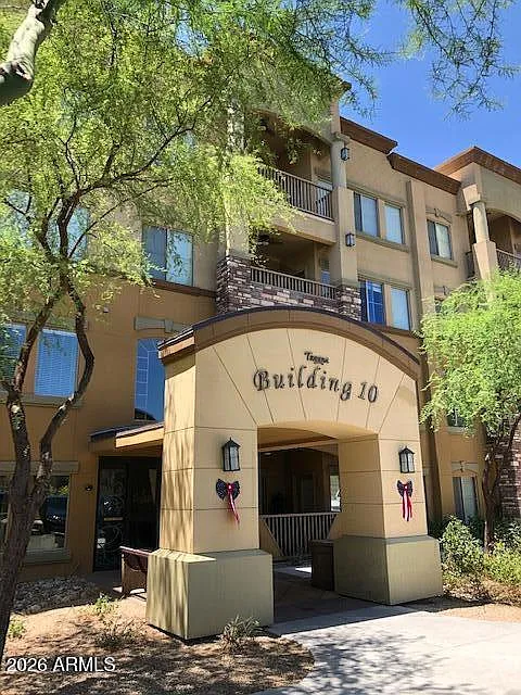 2 bed, 2.0 bath, 1229 sqft, $3,300 — Photo 3