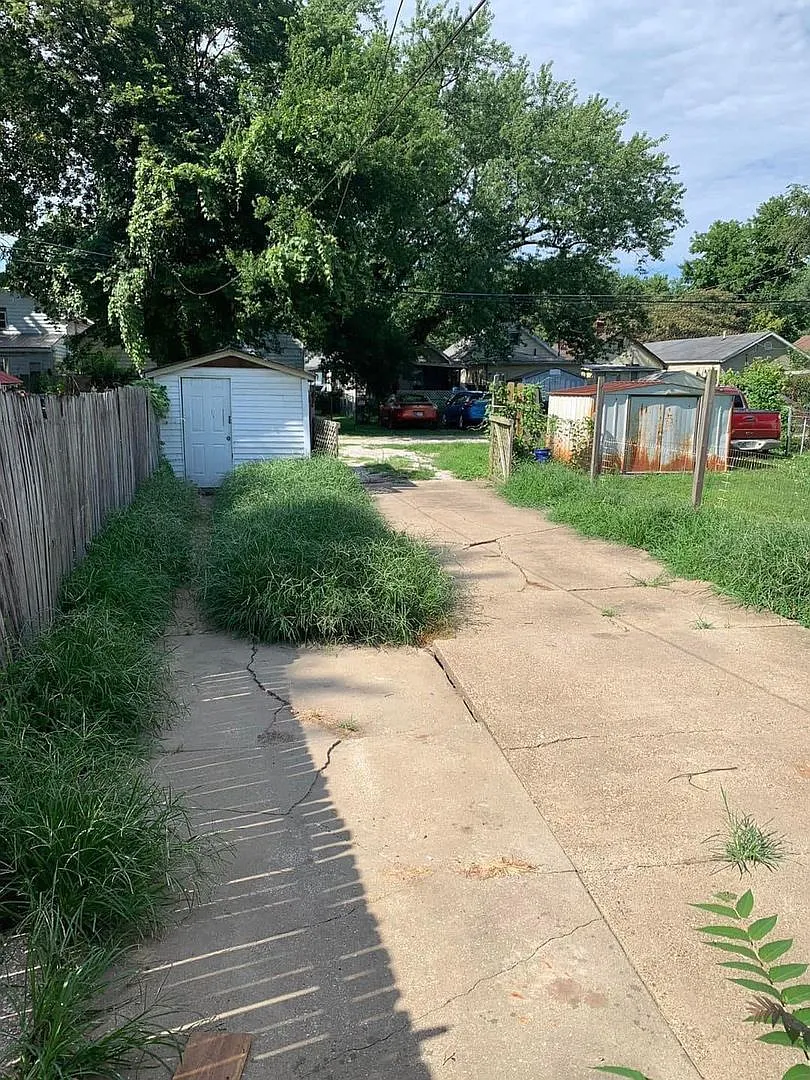 1504 E Illinois St photo 1