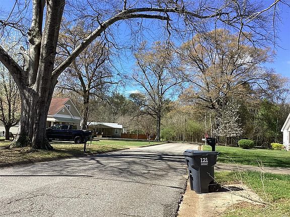 5th image of 2416 35th St