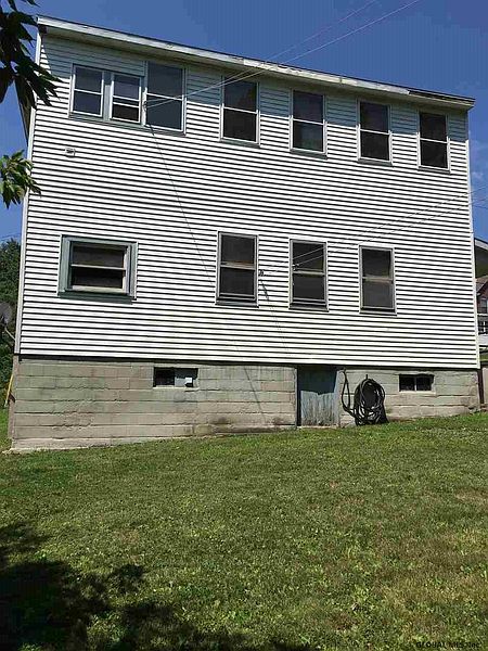 4th image of 8 STILLWATER Avenue