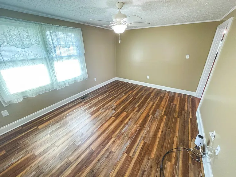 1206 Golf St — Photo 6
