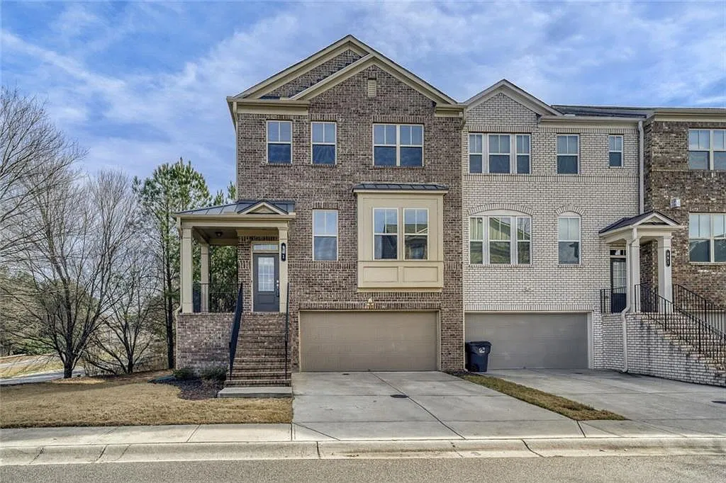 4 bed, 3.5 bath, 2171 sqft, $2,850 — Photo 1
