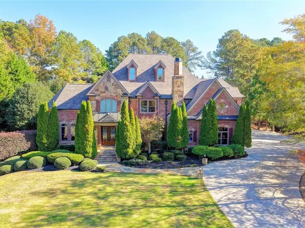 5669 Legends Club Cir, Braselton, GA 30517