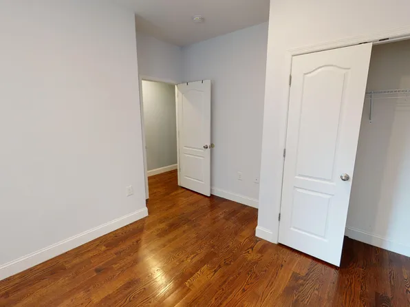 40 Corbin Avenue image 2 of 26