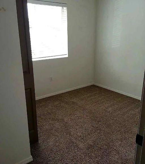 318 N Washington St — Photo 5