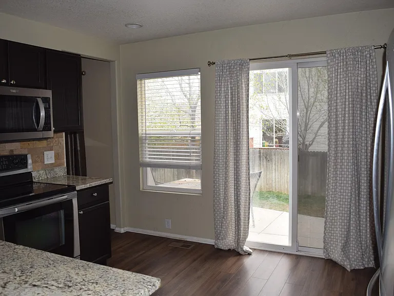 11342 Niagara St — Photo 8