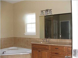 2nd image of 101 Oak Ridge Pl