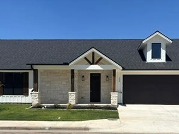 208 E Ewell St, Granbury, TX 76048