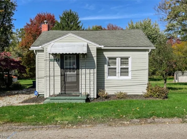 1835 Oakes Dr, Akron, OH 44312
