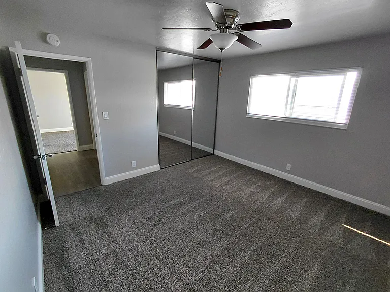 Villa Grove Apartments — Photo 23