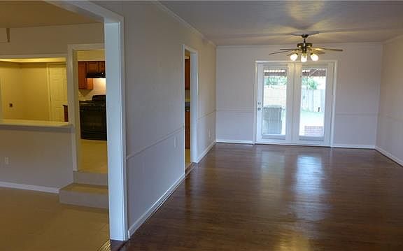 3rd image of 2129 Peggy Ln