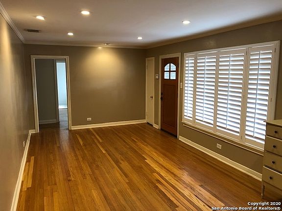 2nd image of 607 Robinhood Pl