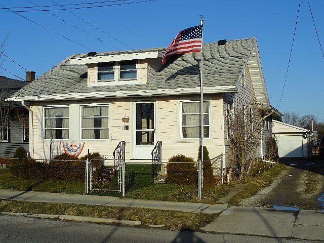 1st image of 423 Miller St