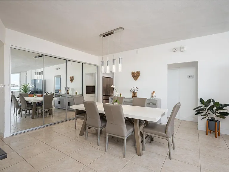 5005 Collins Ave #1506 — Photo 8