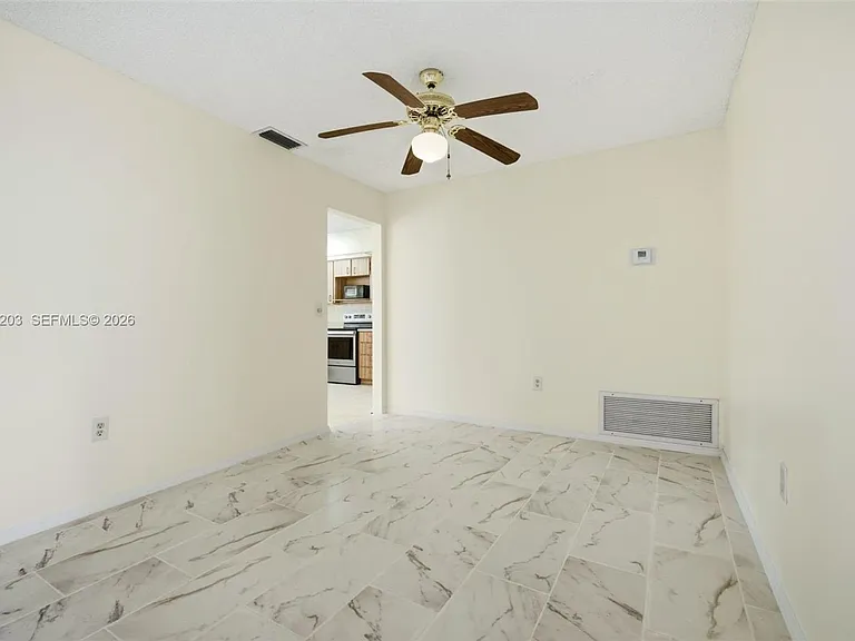 920 NW 92nd Ave — Photo 3