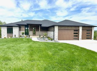 2979 E Kemmling Lane, Springfield, MO 65804