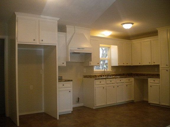 4th image of 1004 E Crestwood Dr