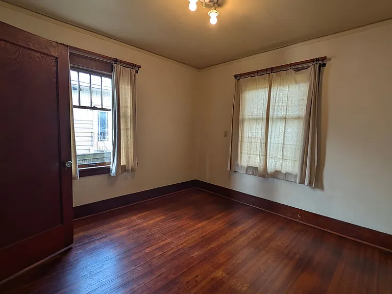 2021 Lombard Ave — Photo 9