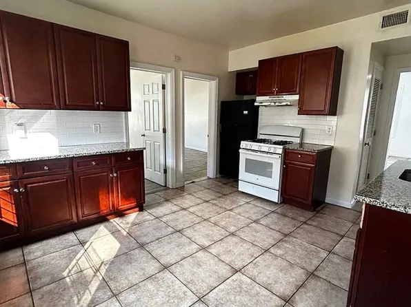 352-354 10th Ave, Paterson, NJ 07514