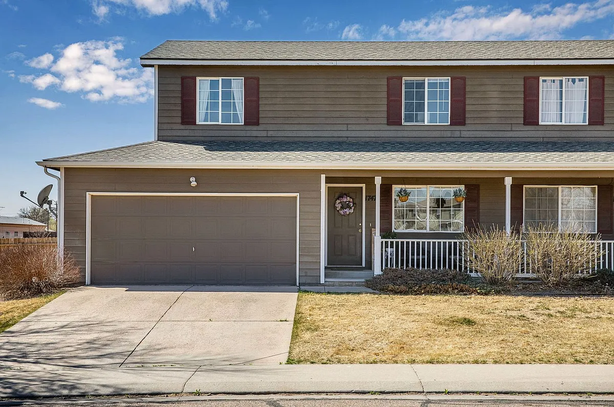 Building Photo - 1725 Rowan Ln