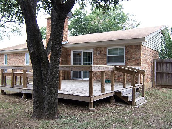 Great deck to grill on 