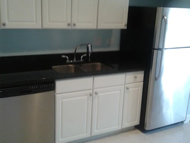 1121 Hinswood Dr — Photo 3