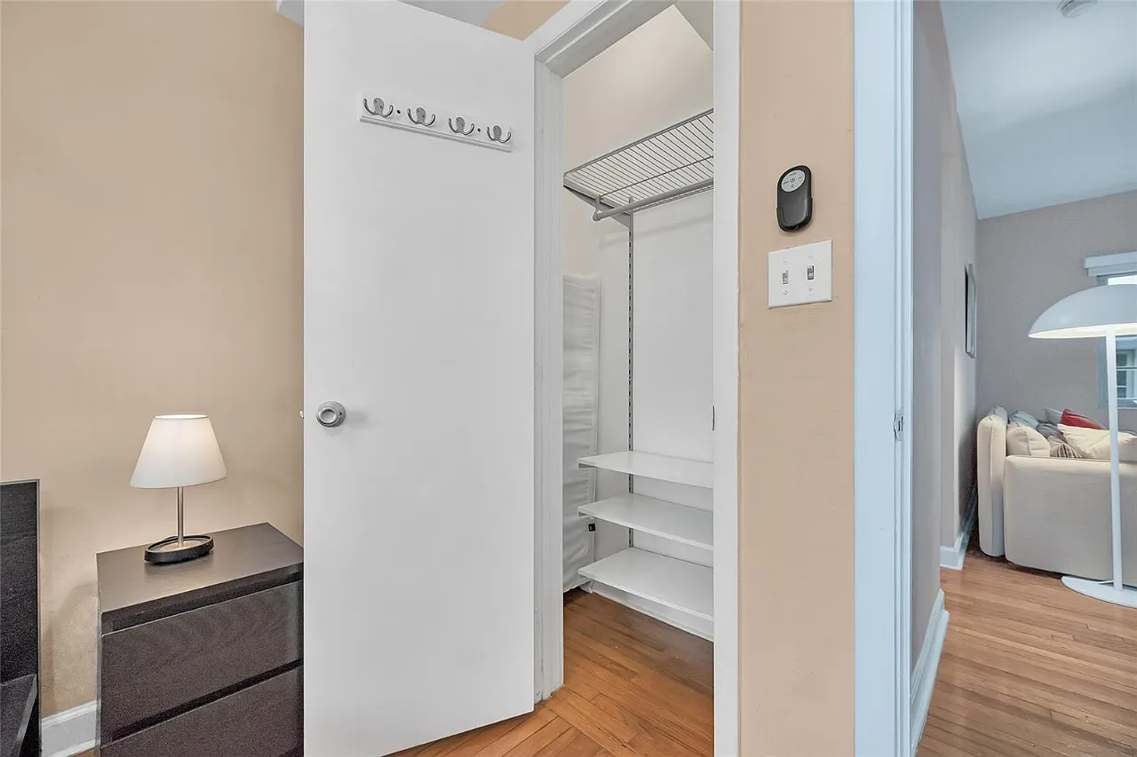 1 bed, 633 sqft, $2,100 — Photo 3