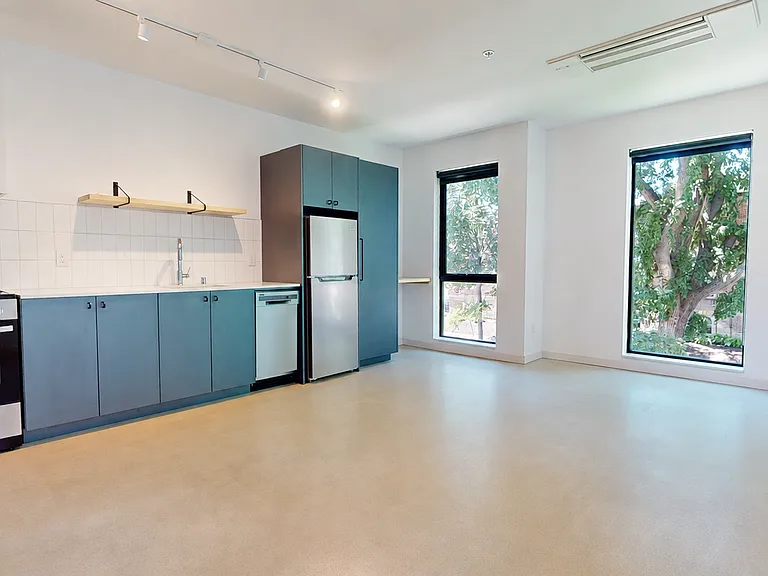 Amp House Apartments — Photo 4