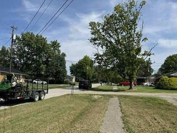 5th image of 738 Crescent Way
