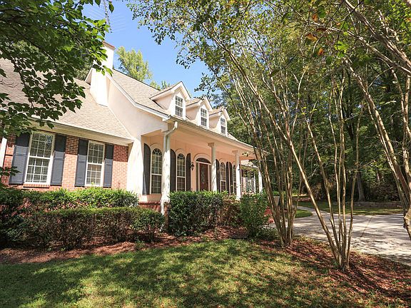 3rd image of 421 Creekside Dr
