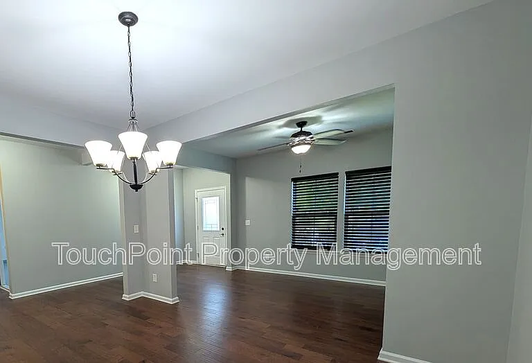 209 Weavers Glenn Pl — Photo 8
