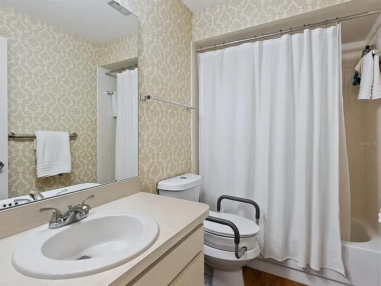 1624 Whitehead Dr #320 — Photo 9