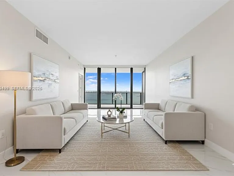 700 NE 24th St #4206 — Photo 5