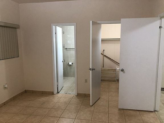 3rd image of 2810 SW 120th Rd #2
