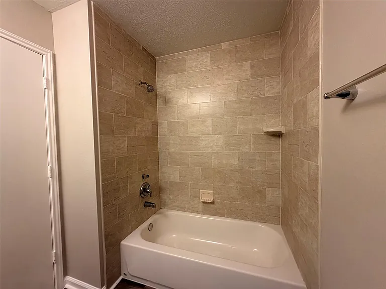 4406 Eaglewood Trail Dr — Photo 23
