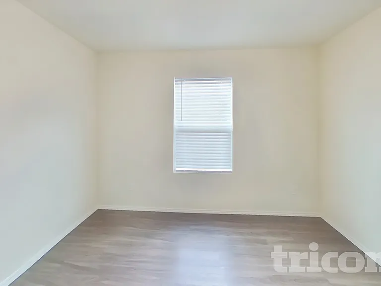 5672 McClelland St — Photo 3