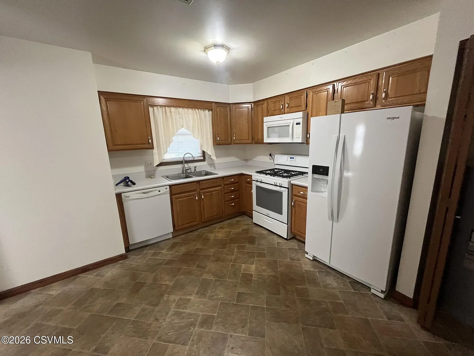 2 bed, 1017 sqft, $1,800 — Photo 3