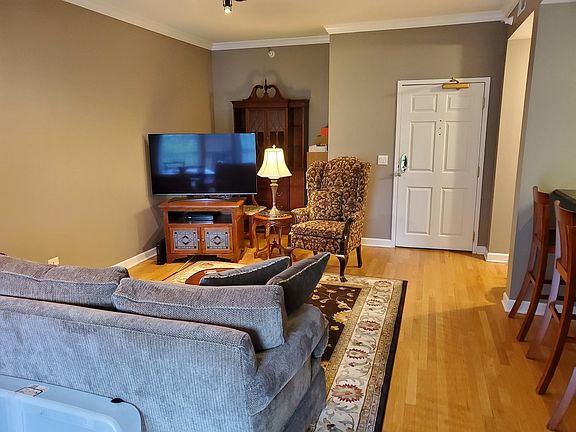 3rd image of 44 N Vail Ave #212