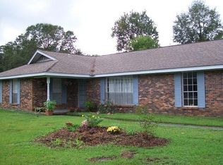 611 Ranchwood Dr, Hattiesburg, MS 39402