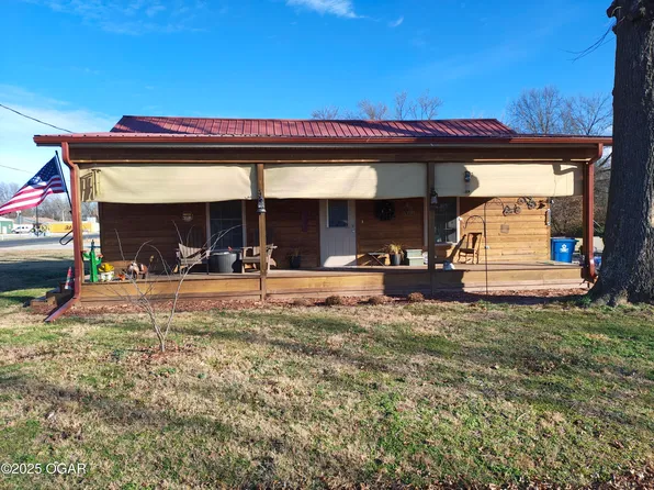 1001 E 12th St, Lamar, MO 64759