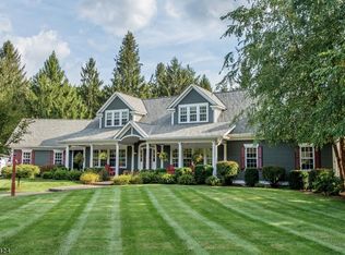 435 Fox Chase Rd, Chester, NJ 07930