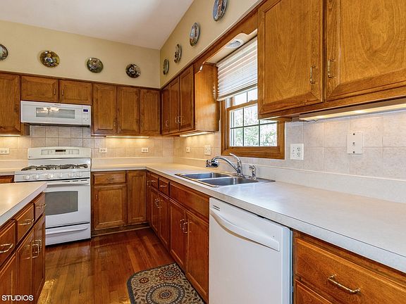 5th image of 16953 Arbor Creek Dr
