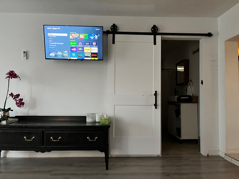 Living room -access to a full bathroom-barn yard doors