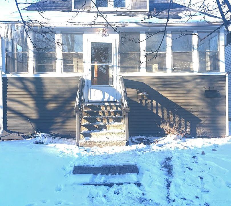 1st image of 242 W Chesterfield Ave