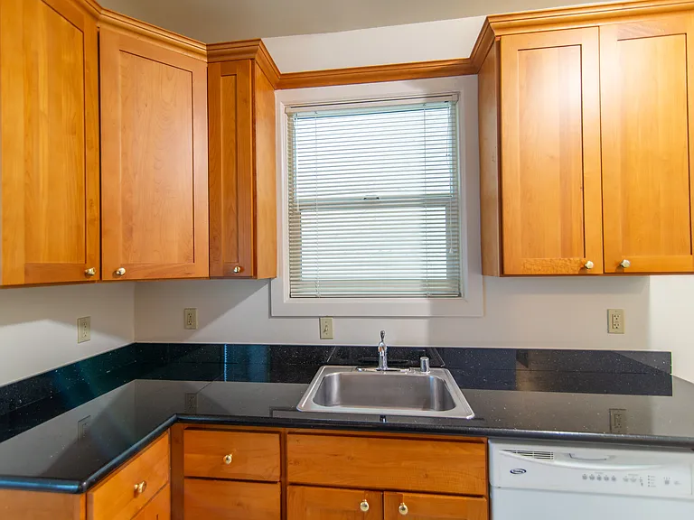 845 Warfield Ave — Photo 24