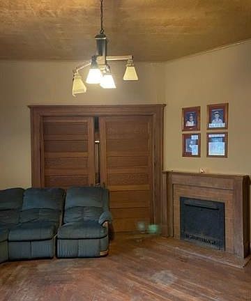 4th image of 305 W Euclid St