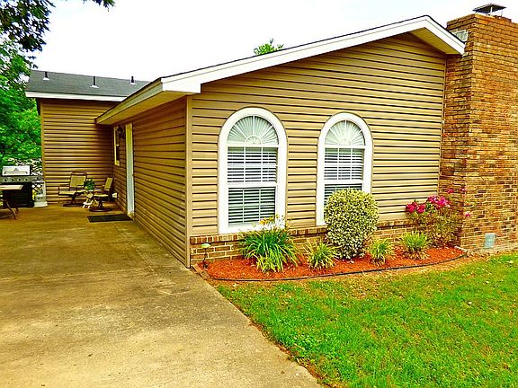 4th image of 501 Evergreen Dr