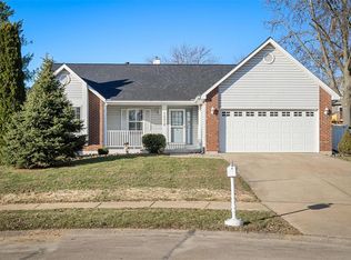 1572 Country Bend Dr, Saint Charles, MO